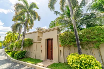 Exotic 3BR Villa Solandra with Tropical Pool and Private Rooftop Terrace in Bangtao – Foto 14